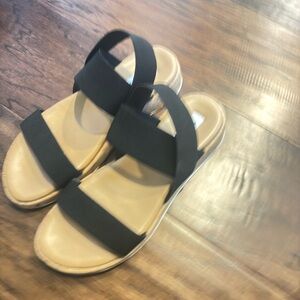 Steve Madden Black and Tan Sandals
